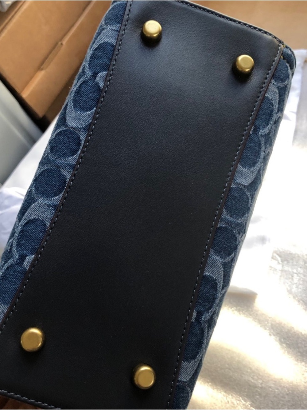 Coach Denim Field Tote 22 Authentic Signature Pattern - Picture 4 of 6